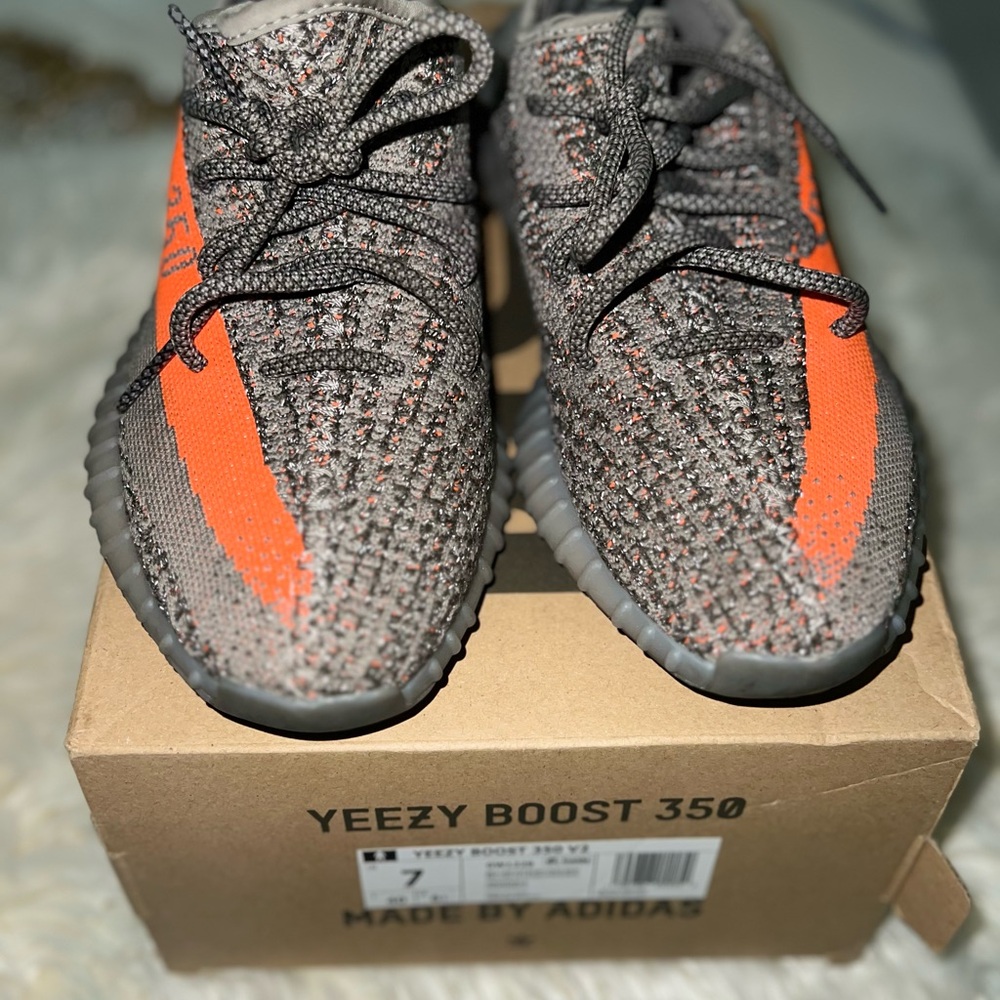 Yeezy Boost Size 7